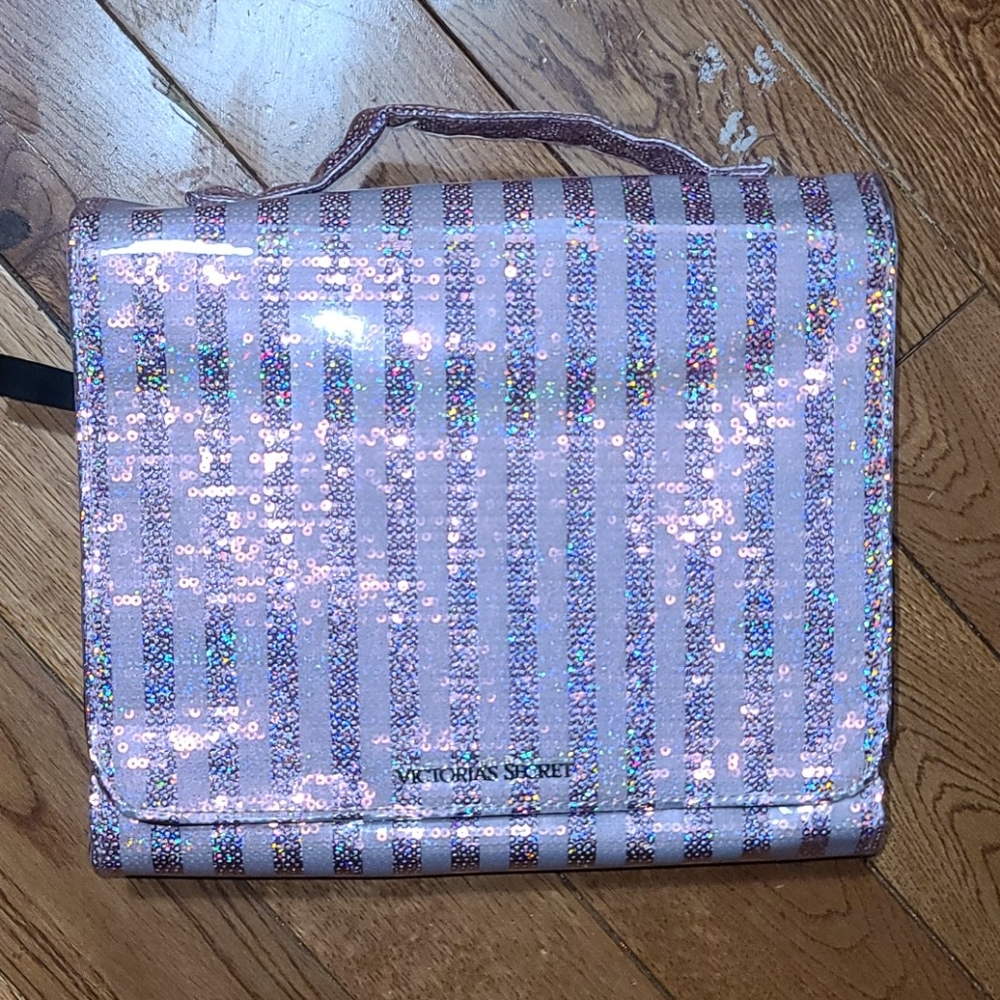 VICTORIA SECRET TRAVEL BAG
